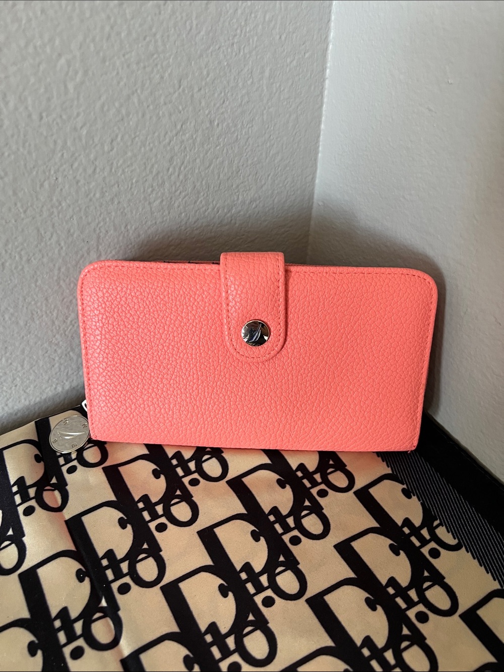 Nautica wallet.